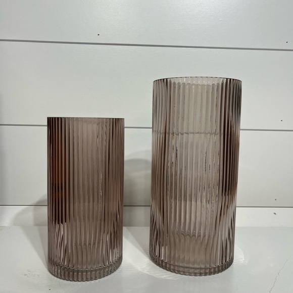 One glass vase - Picture 3 of 7